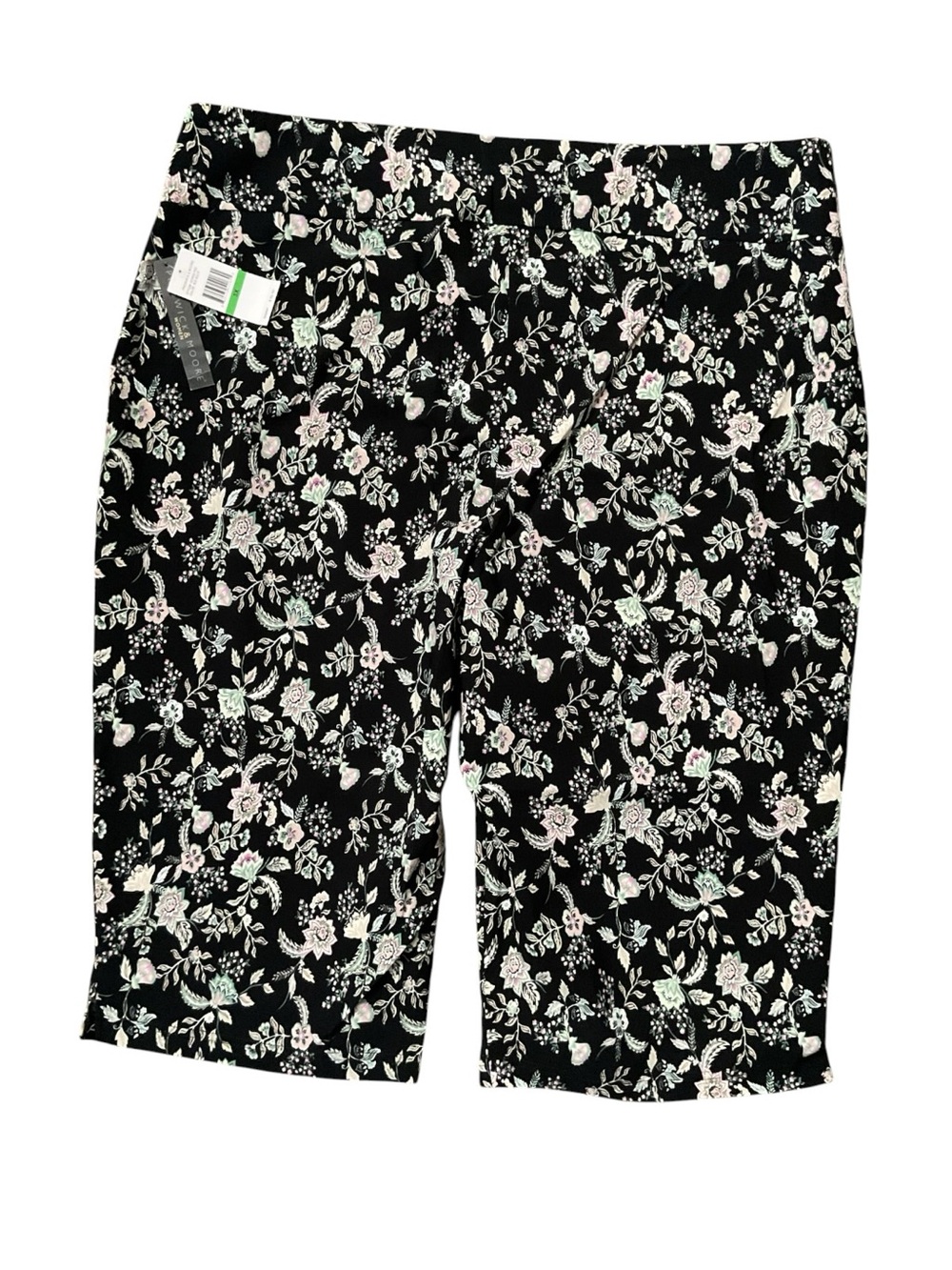 Preswick & Moore Floral Capris RT $52 W:22” R:15” L:16”